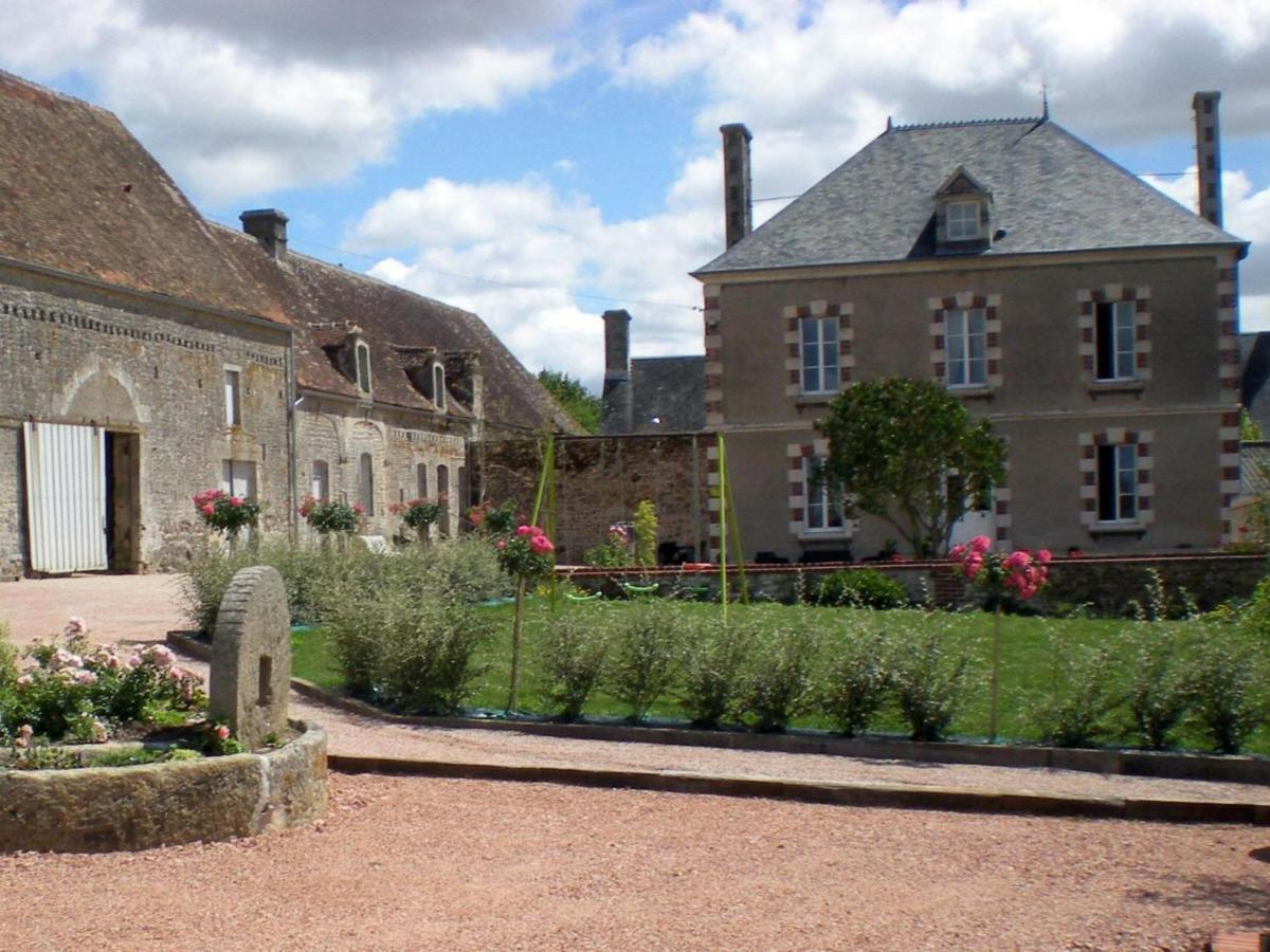 Gîte Neuvy-au-Houlme, 5 pièces, 9 personnes - FR-1-497-11 Extérieur photo